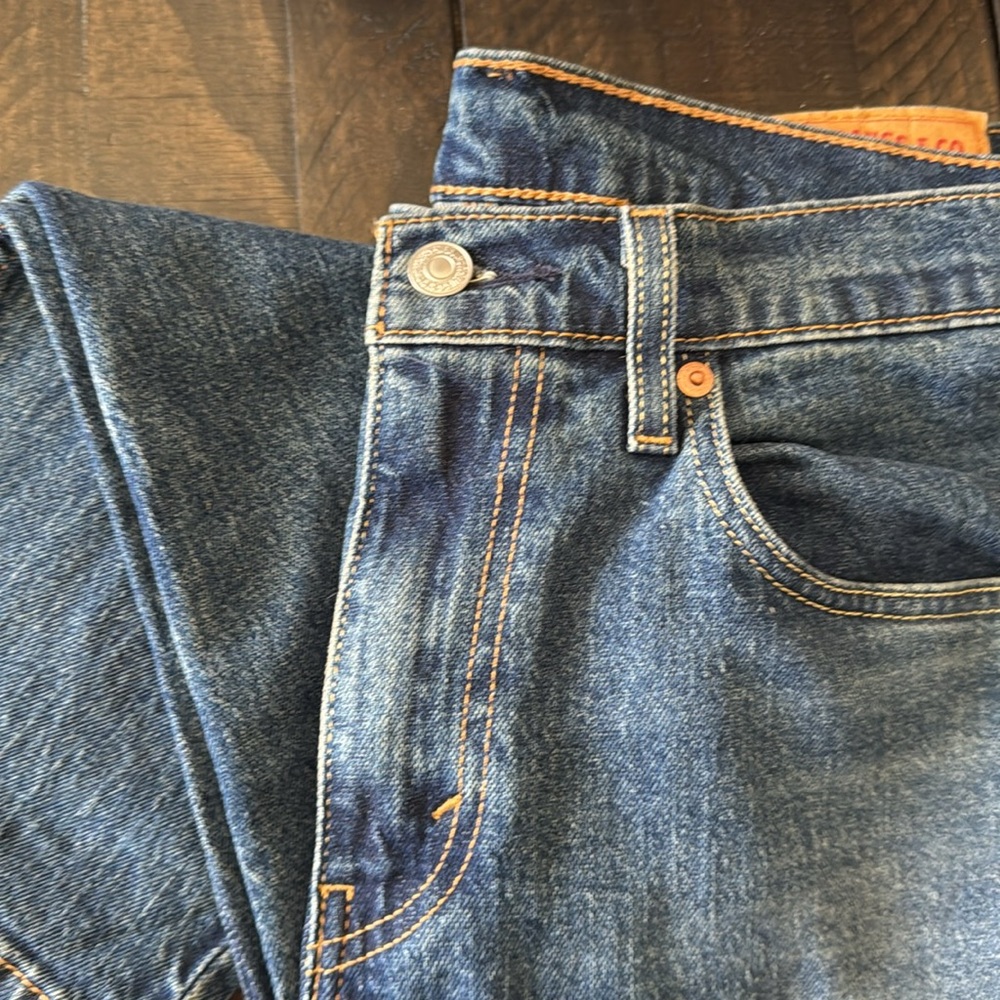 Men's Levi Strauss & Co. Blue Jeans. Size 32" W 34" L - Picture 2 of 16